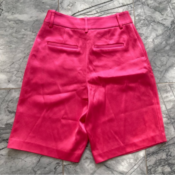 ALICE AND OLIVIA Eric Wild Pink Satin Bermuda Knee Length Dress Shorts NWT - Picture 7 of 12